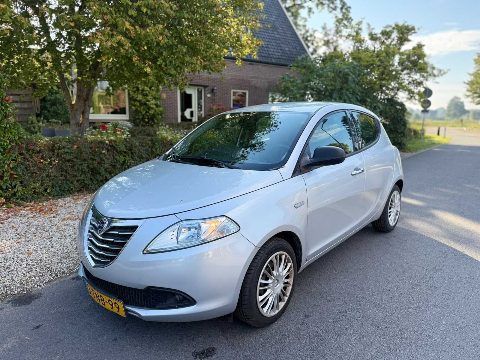 Lancia - 2014 - Ypsilon - 0.9 TwinAir Silver + - 3-TNB-99, Auto's, Gebruikt, Bedrijf, Handgeschakeld, Ypsilon