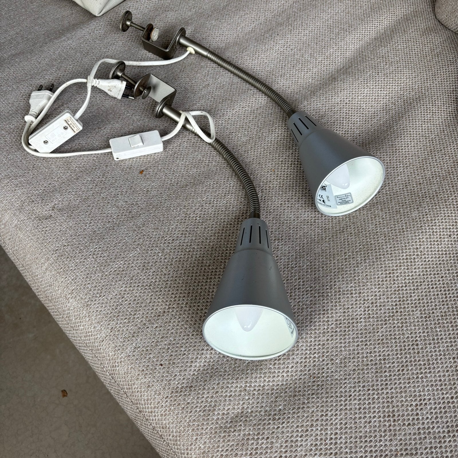 Set van 2 IKEA Kvarta  klemlampen, grijs, flexibele arm, Gebruikt, Grijs, Overige fittingen, Modern
