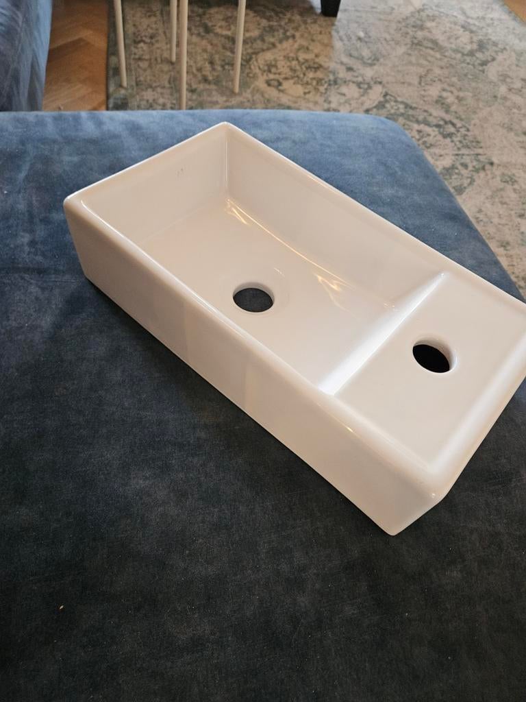 Witte keramische wasbak., Ophalen of Verzenden, Nieuw, Wastafel