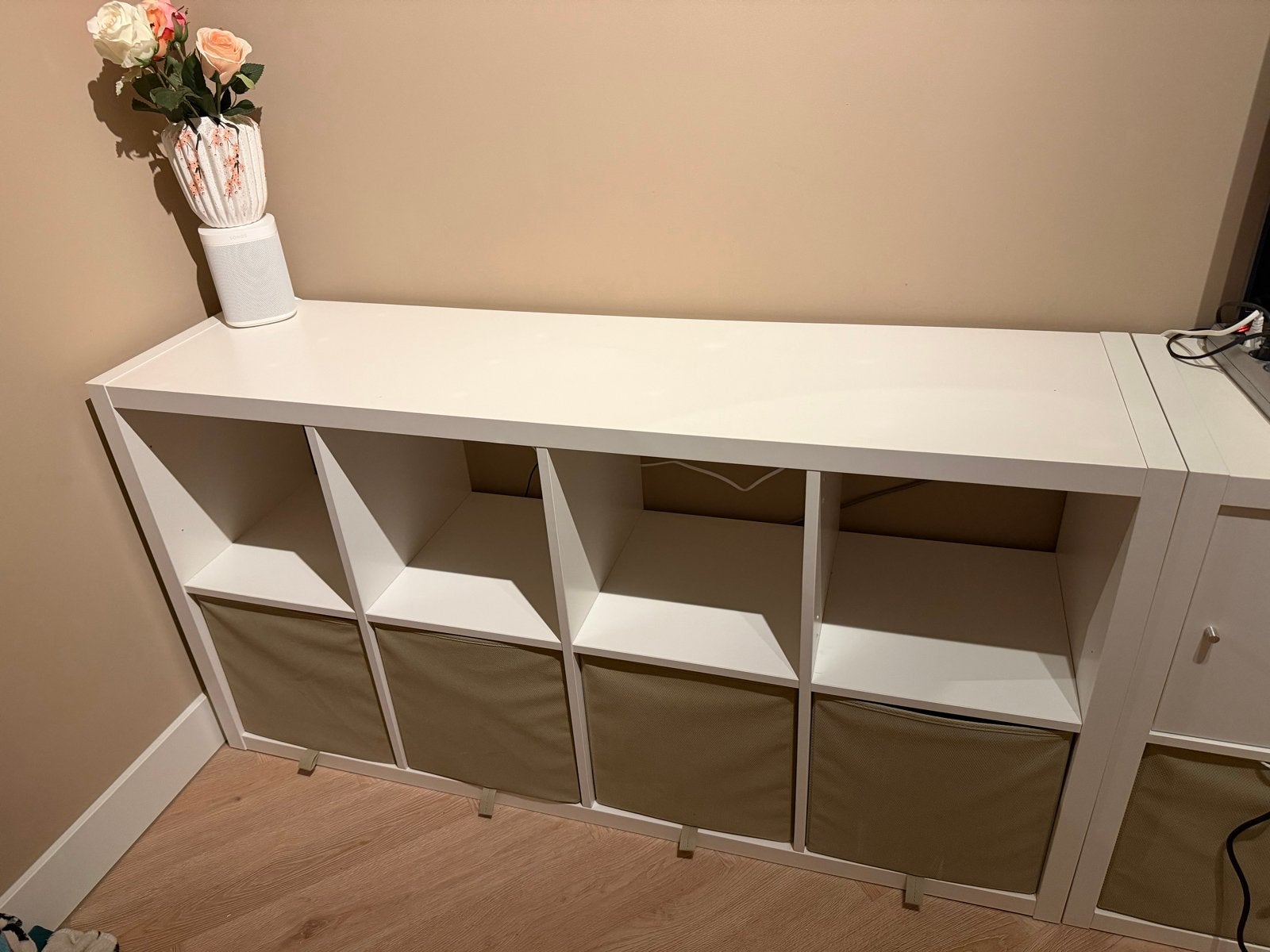 IKEA Kallax 4x2 vakkenkast met 4 taupe opbergbakken, Ophalen, Gebruikt