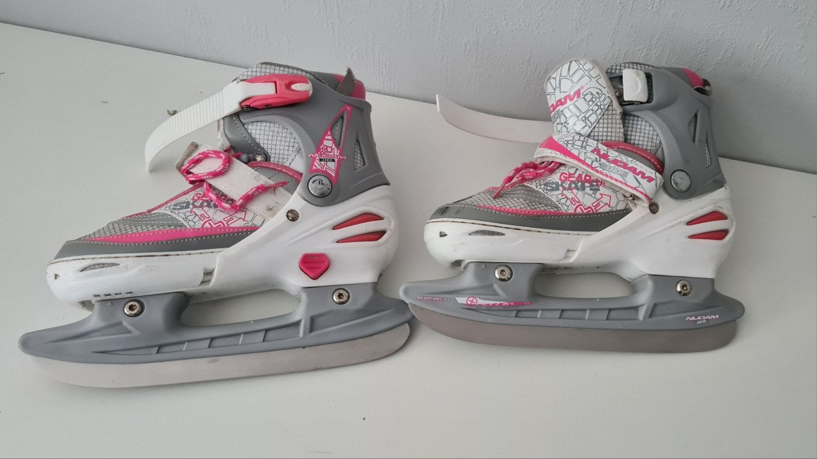 hockyschaatsen en skeelers 35-38, Ophalen of Verzenden, Zo goed als nieuw, IJshockeyschaatsen, Overige merken