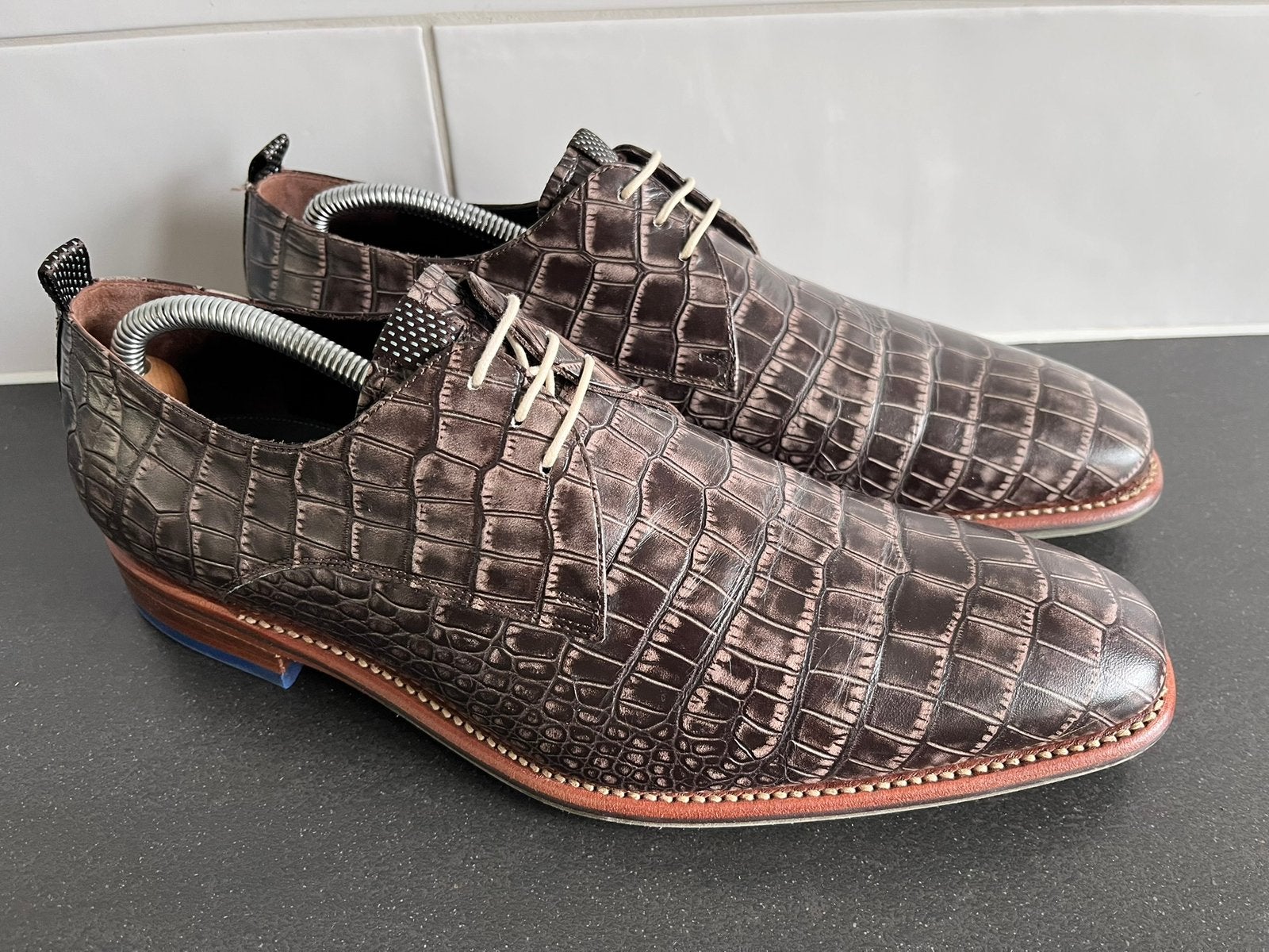 Floris van Bommel herenschoenen 8.5 / 42.5 ampger gedragen, Floris van Bommel, Bruin, Floris van Bommel, Ophalen of Verzenden