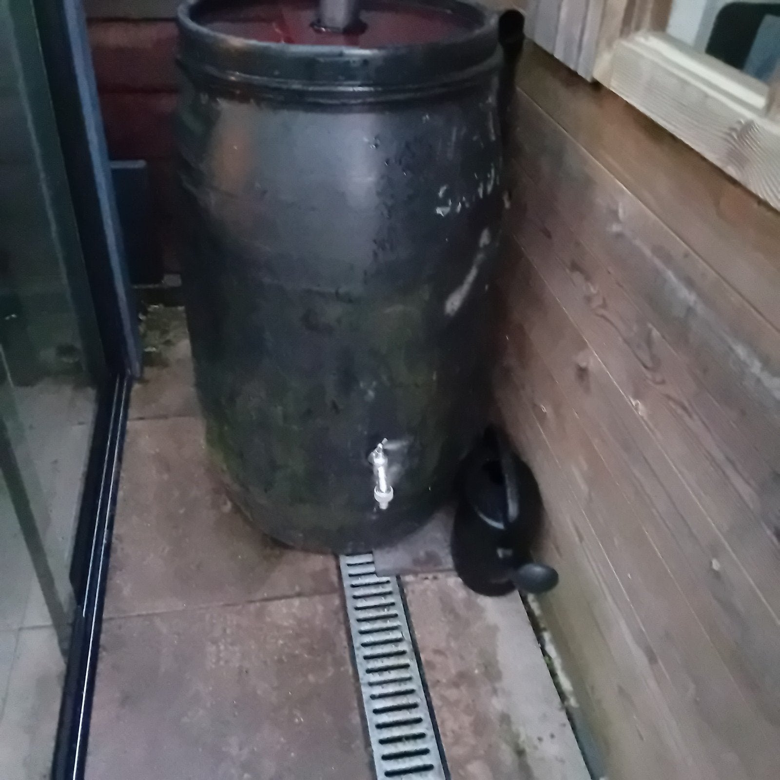 Regenton met kraantje, Tuin en Terras, Ophalen of Verzenden, Gebruikt, Kunststof, Met kraantje