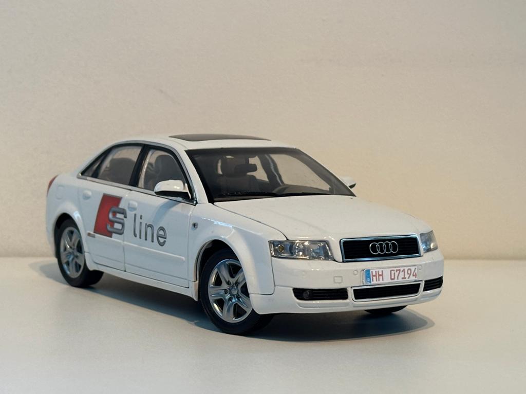 Audi A4 B6 Sedan S-line | Paudi | schaal 1:18 | ZGAN, Ophalen of Verzenden, Zo goed als nieuw