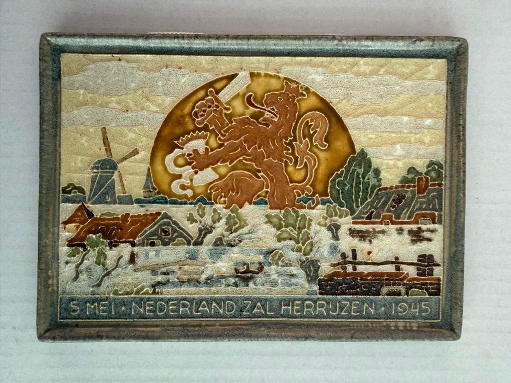 Cloisonné Tegel Porceleyne Fles - 5 Mei 1945 Herrijzen, Antiek en Kunst, Ophalen of Verzenden