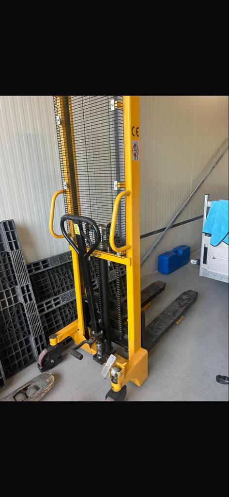 Stapelaar 1000 kg - Handmatige Palletstapelaar, Ophalen of Verzenden, Zo goed als nieuw