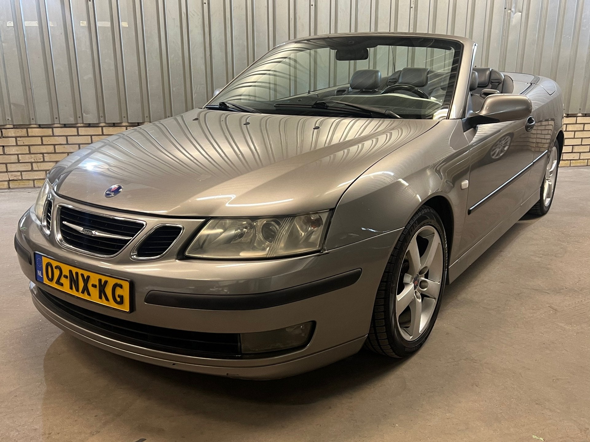 Saab 9-3 Cabrio 2.0t Anniversary INCL. NWE APK 03-2026, Voorwielaandrijving, 1998 cc, Gebruikt, Zwart