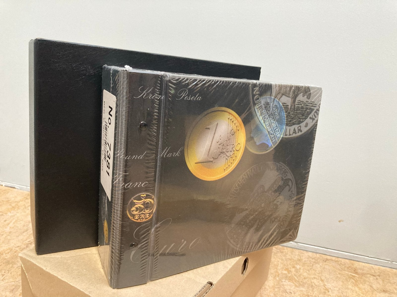 2x Safe Compact Artline Muntsets album 7393 - Nieuw!, Ophalen of Verzenden, Verzamelmap