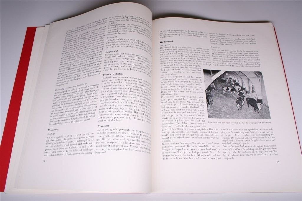 Doelmatige Friese Boerderijen [1961] — Veel bouwtekeningen, Boeken, Ophalen of Verzenden, Gelezen