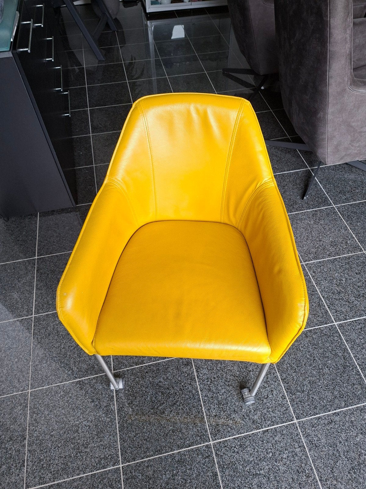 Montel fauteuil geel leer op wieltjes, Huis en Inrichting, Ophalen, Gebruikt, Overige kleuren, Leer