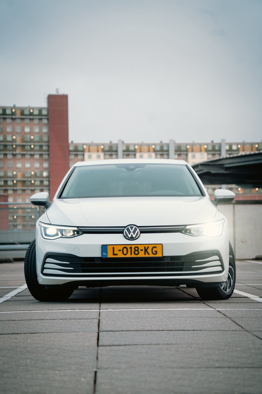 Volkswagen Golf 1.0 Etsi 110pk 7-DSG 2021 Wit, Zwart, Wit, Bedrijf, 650 kg