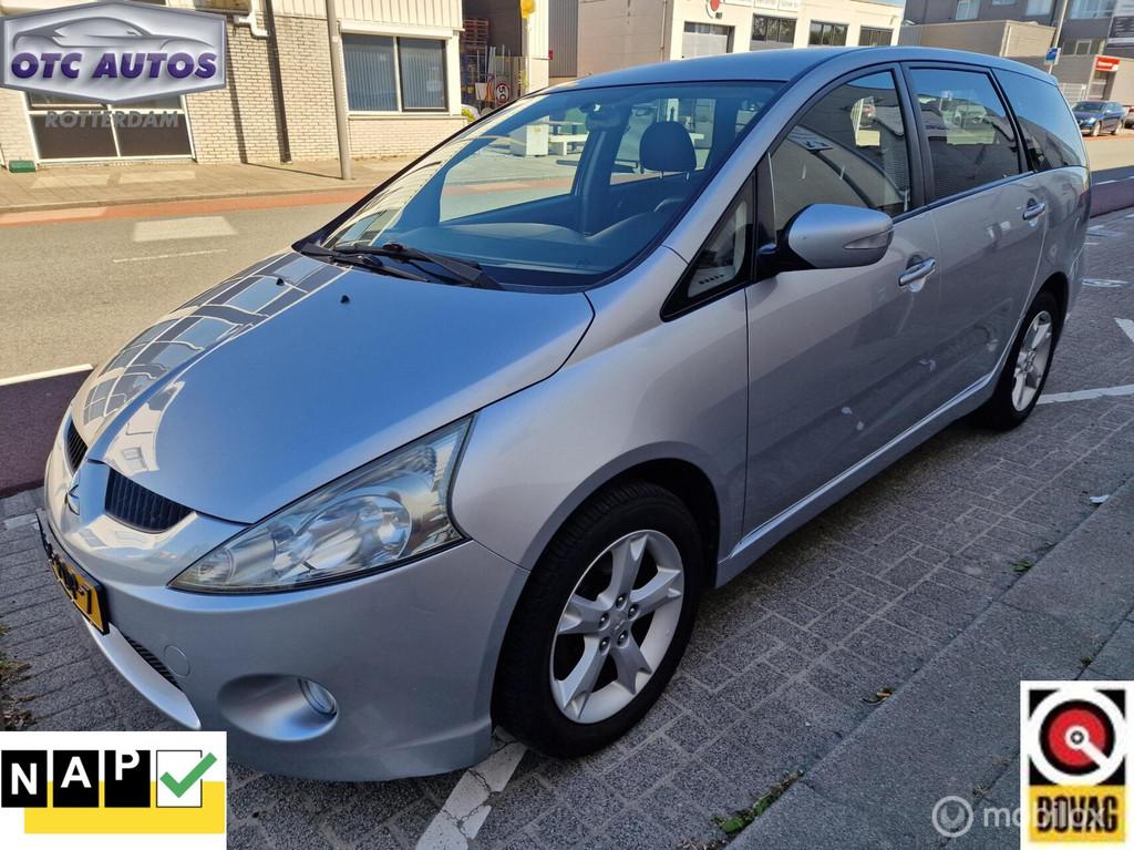 Mitsubishi Grandis 2.4-16V Intense 2011 Trekhaak onderhoudsb, Auto's, Voorwielaandrijving, Stof, Gebruikt, Zwart