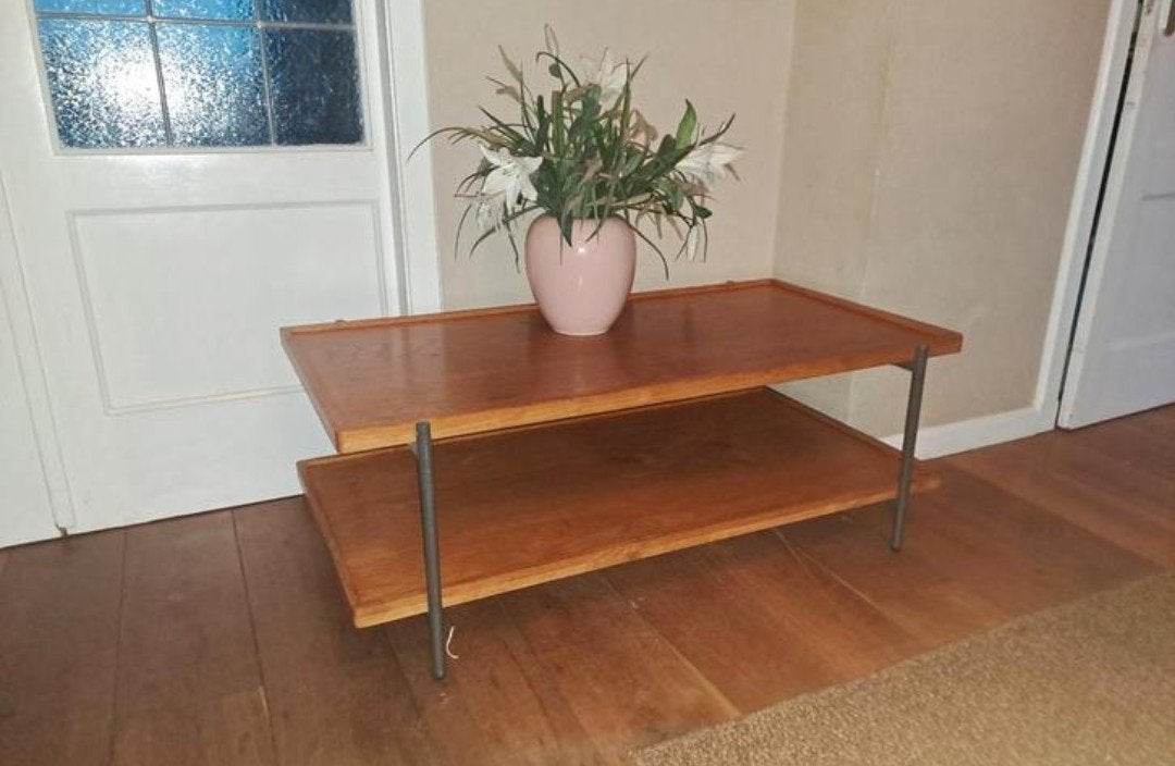 Mooie houten salontafel of tv meubel zgan staat., Ophalen, Zo goed als nieuw, Rechthoekig, 100 tot 150 cm