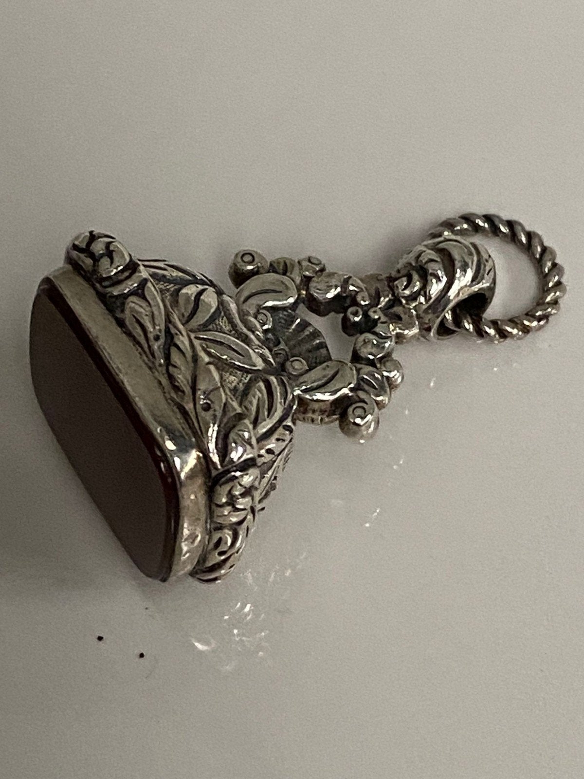 Antiek zilver carneool chateleine, Verzenden, Zilver, Hanger