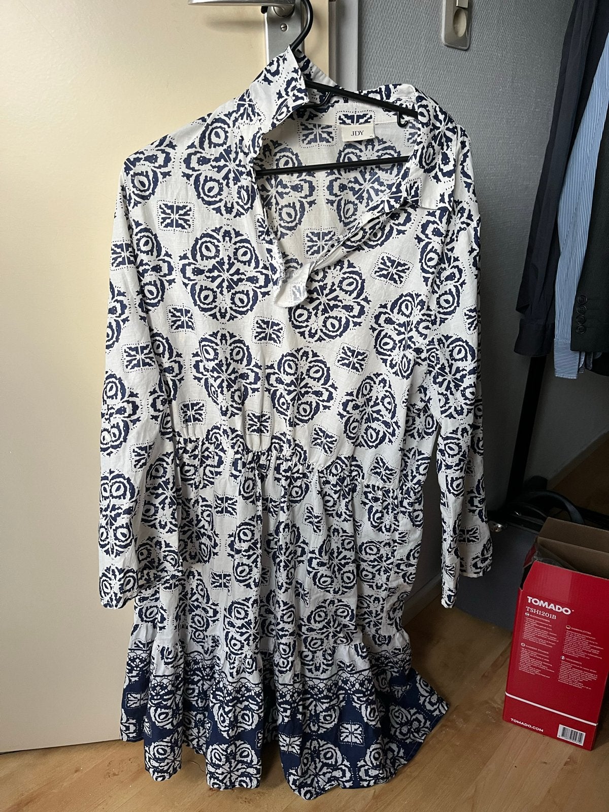 JDY Jurk met blauw-wit patroon - Maat XL, Blauw, Maat 46/48 (XL) of groter, Ophalen of Verzenden, Zo goed als nieuw