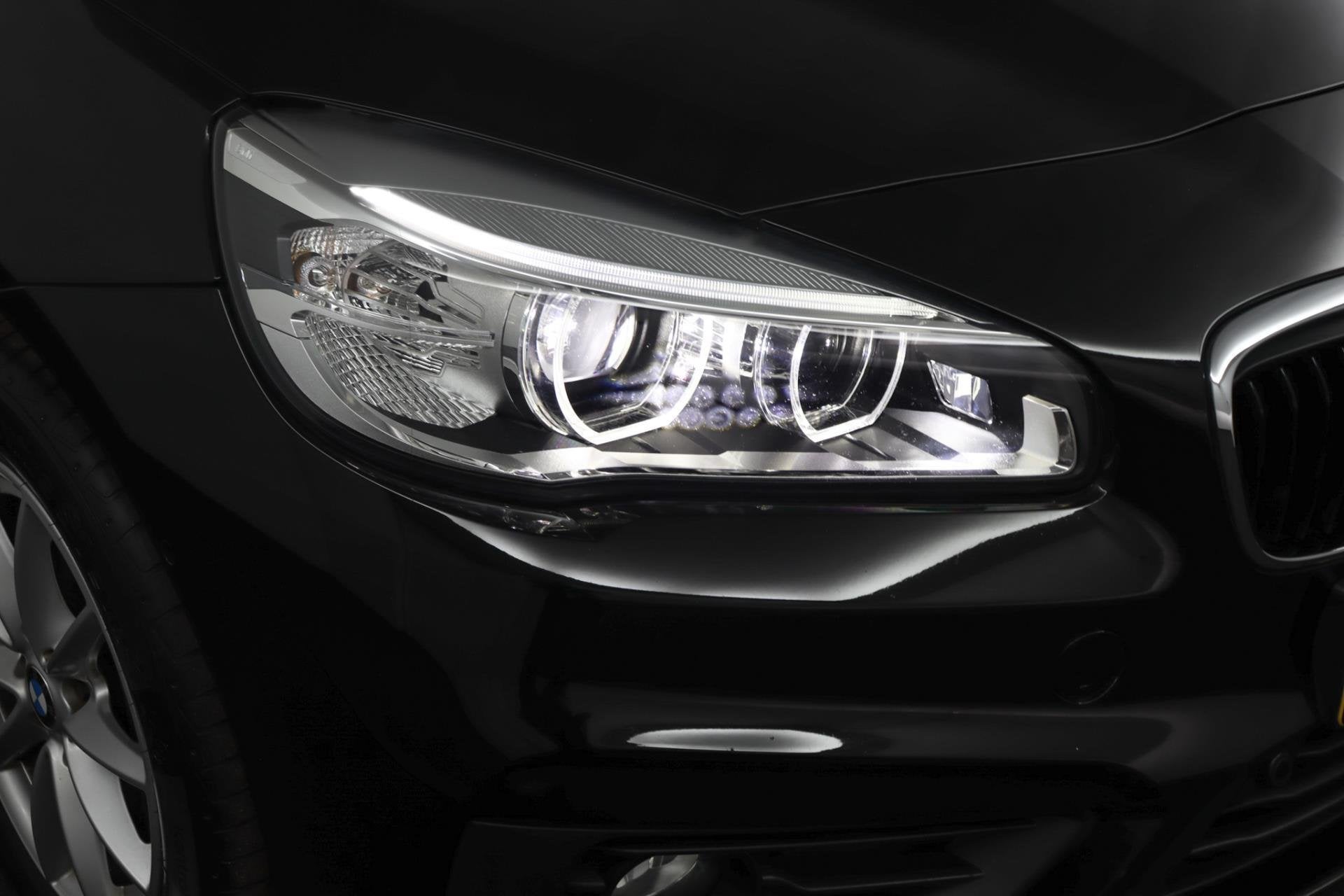 BMW 2 Serie Active Tourer 218i Corporate Executive | NAP | A, 1345 kg, Gebruikt, Euro 6, Zwart