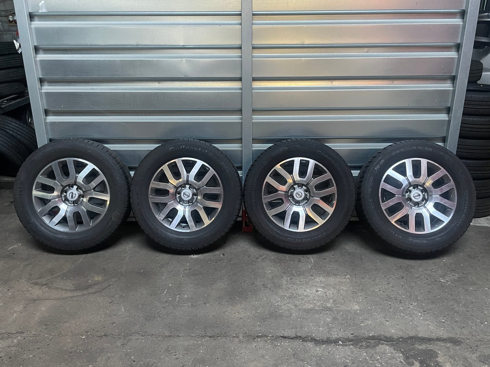 Nissan Navara 18 inch Continental CrossContact Winterbanden, Ophalen, 18 inch, Gebruikt, 255 mm