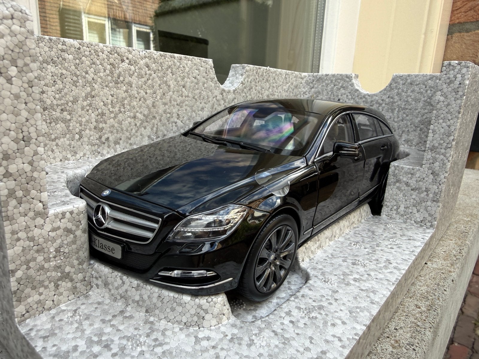 1:18 Mercedes CLS Shooting Brake X218 zwart 2012 Norev, Hobby en Vrije tijd, Modelauto's | 1:18, Auto, Norev, 70-72 Av. de Bohlen, Vaulx-en-Velin, 69120, France
