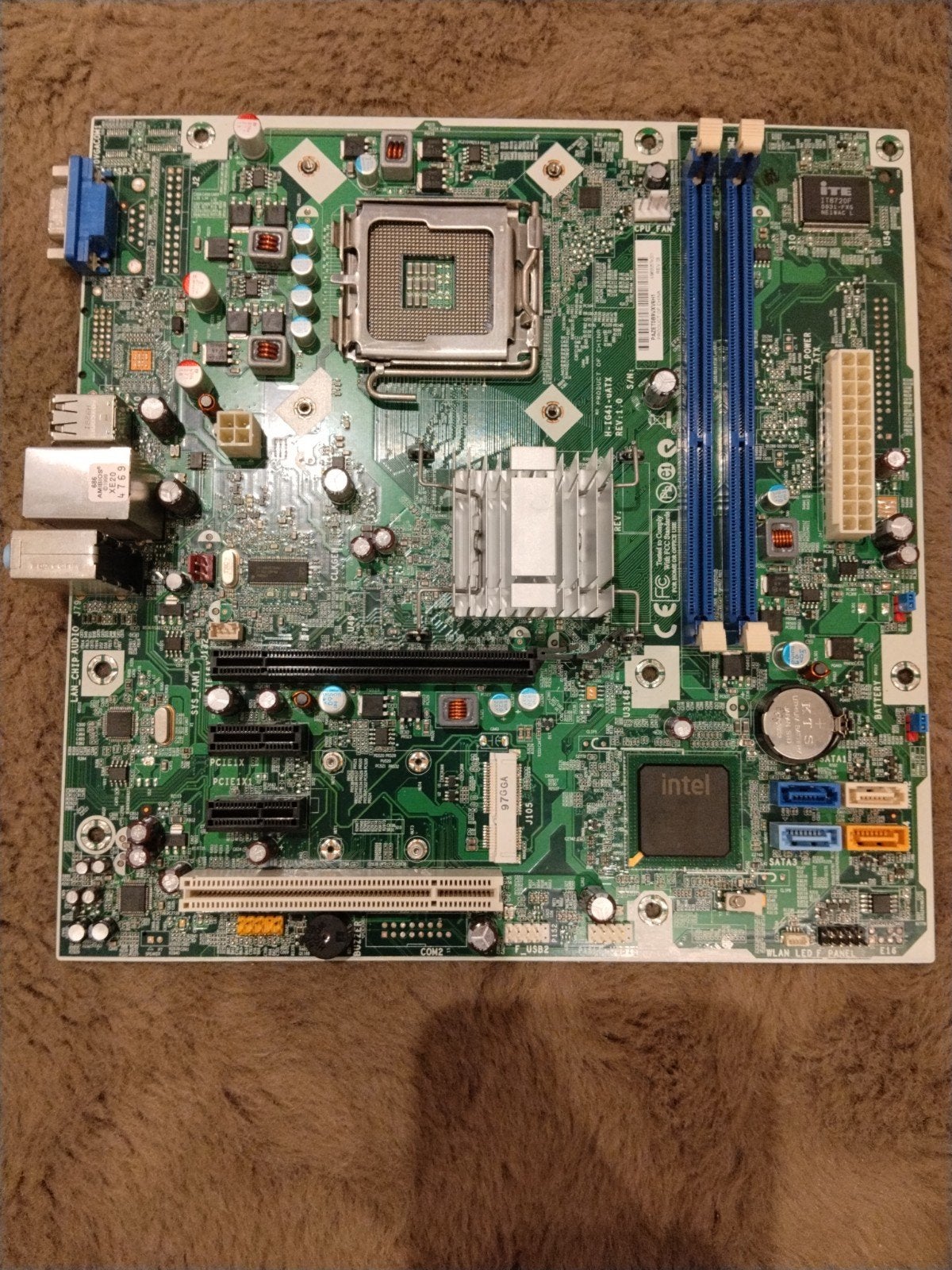 Moederbord met Intel Chipset en I/O Shield, Computers en Software, Ophalen, Gebruikt, DDR3, Micro-ATX