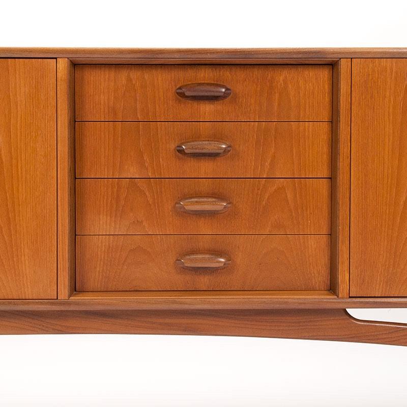 Lang teakhouten Mid-Century dressoir, Huis en Inrichting, Ophalen, Teakhout, Zo goed als nieuw, 200 cm of meer