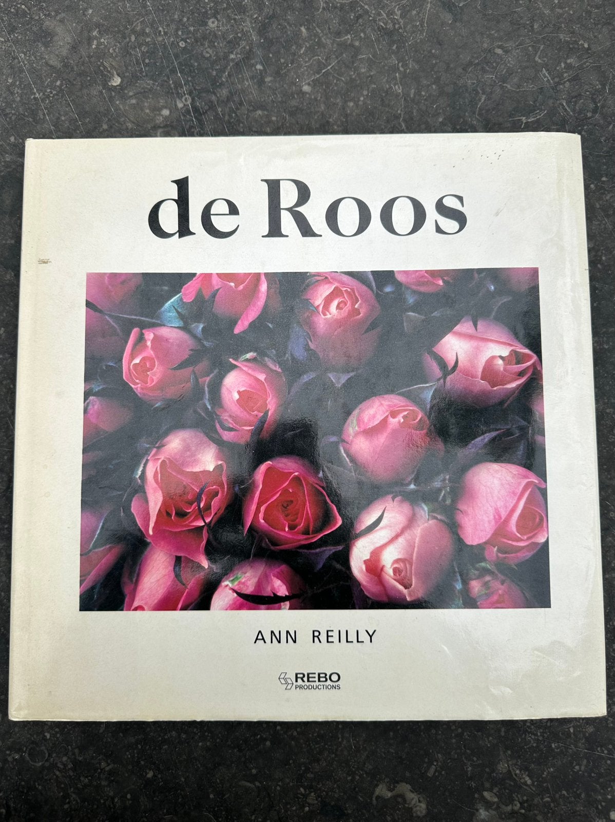 De roos- Ann Reilly, Ophalen of Verzenden, Gelezen, Ann Reilly, Tuinieren en Tuinplanten