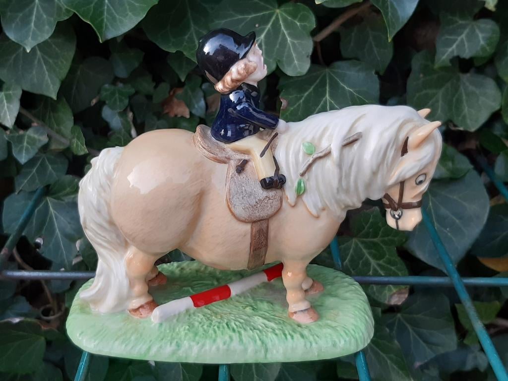 Thelwell Royal Doulton porselein paard beeld "losing hurts", Ophalen of Verzenden, Zo goed als nieuw, Dier