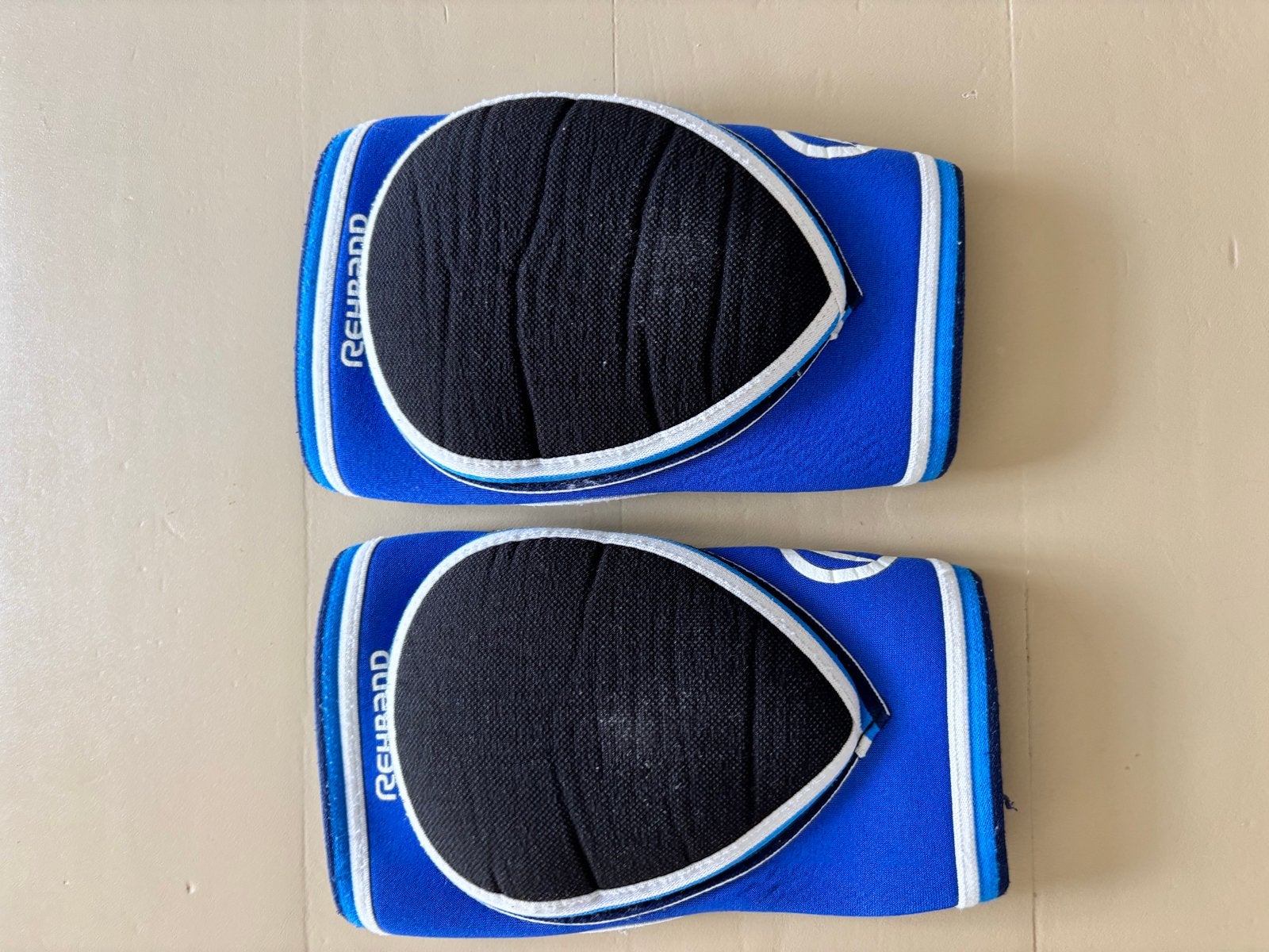 Rehband Kniebeschermers voor handbal - Maat S, Ophalen, Gebruikt, Toebehoren