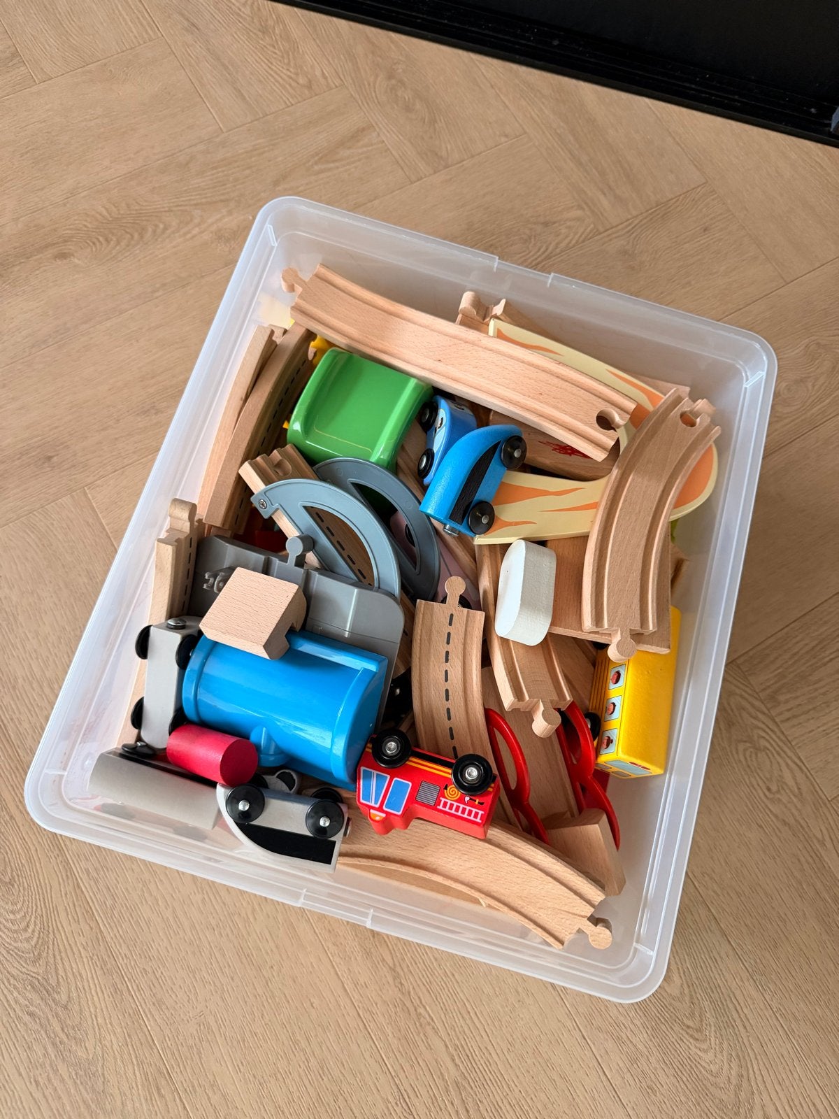 2 complete treinsetten met rails (o.a. IKEA), Kinderen en Baby's, Ophalen, Gebruikt, Overige typen