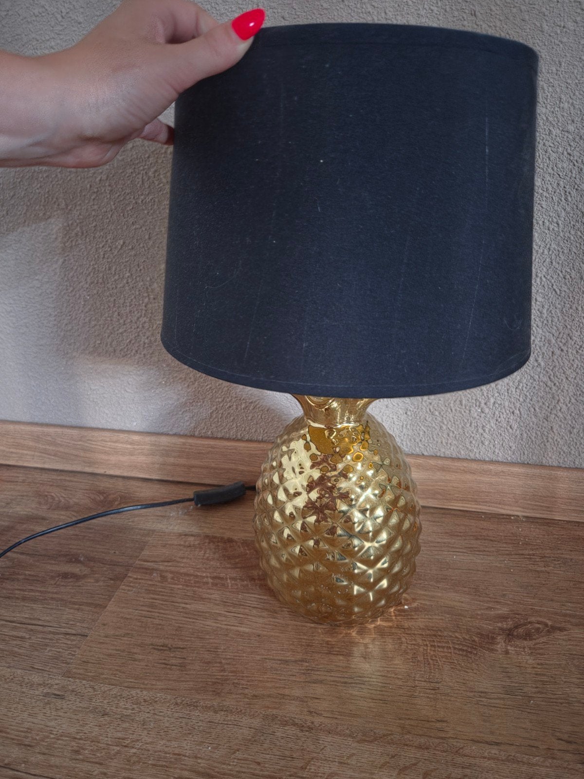 Ananas lamp te koop., Ophalen