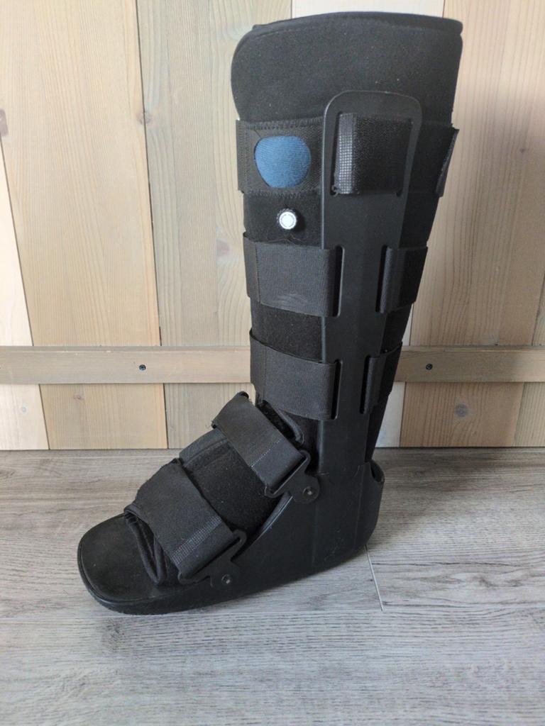 Pro Orthic Air Walker brace met pompsysteem – maat M, Ophalen, Gebruikt