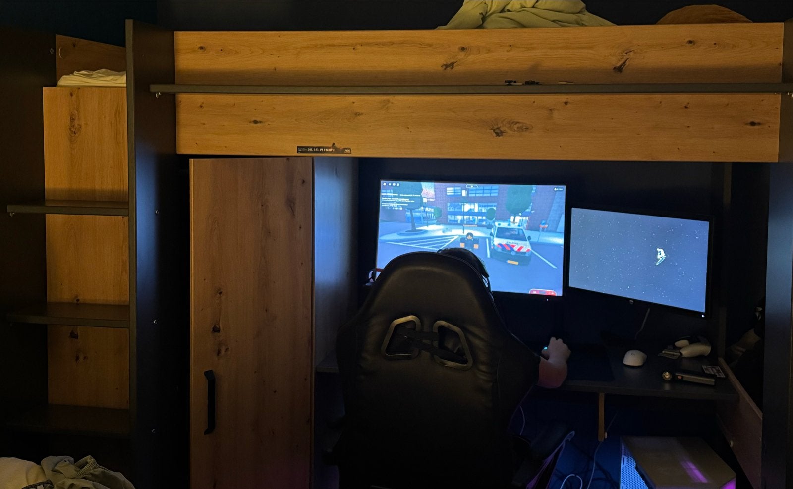 Hoogslaper met bureau en kast - Ideaal voor kleine ruimtes, Ophalen, Eenpersoons, Zo goed als nieuw, 200 cm