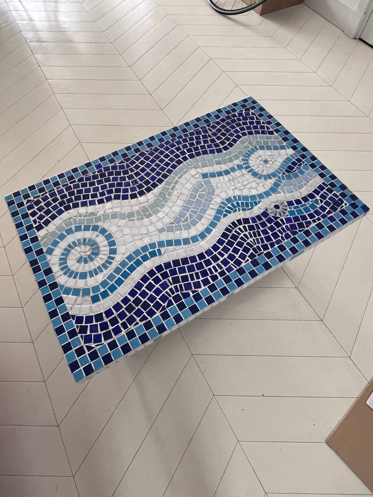 Unieke mozaïek tafel voor binnen of buiten - Blauw/Wit, Huis en Inrichting, Tafels | Salontafels, Ophalen, Gebruikt, 100 tot 150 cm