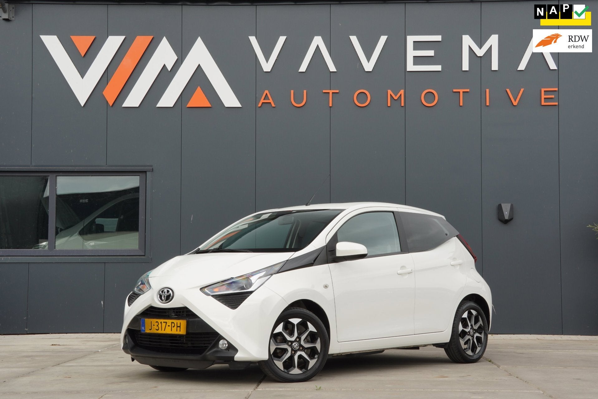 Toyota Aygo 1.0 VVT-i x-joy 2020 Airco 5 Deurs Carplay Camer, Voorwielaandrijving, Stof, Gebruikt, 4 stoelen