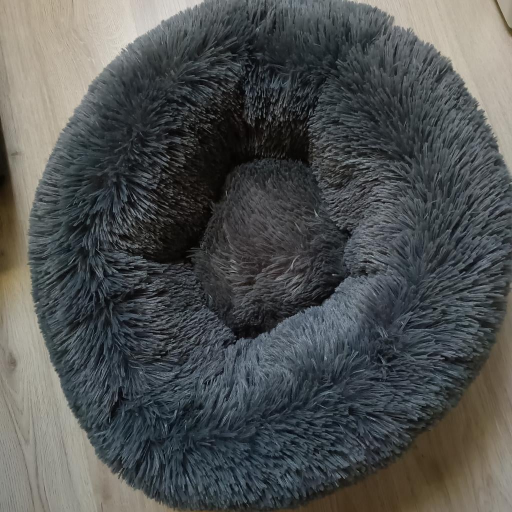 Fluffy kattenmand grijs (nieuw), Dieren en Toebehoren, Hondenmanden, Ophalen of Verzenden, Nieuw, Pluche
