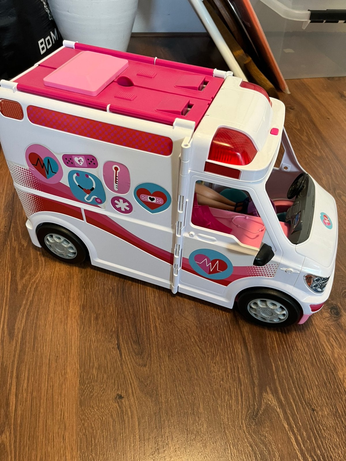 Barbie Ambulance Speelset met Pop en Accessoires, Ophalen of Verzenden, Zo goed als nieuw