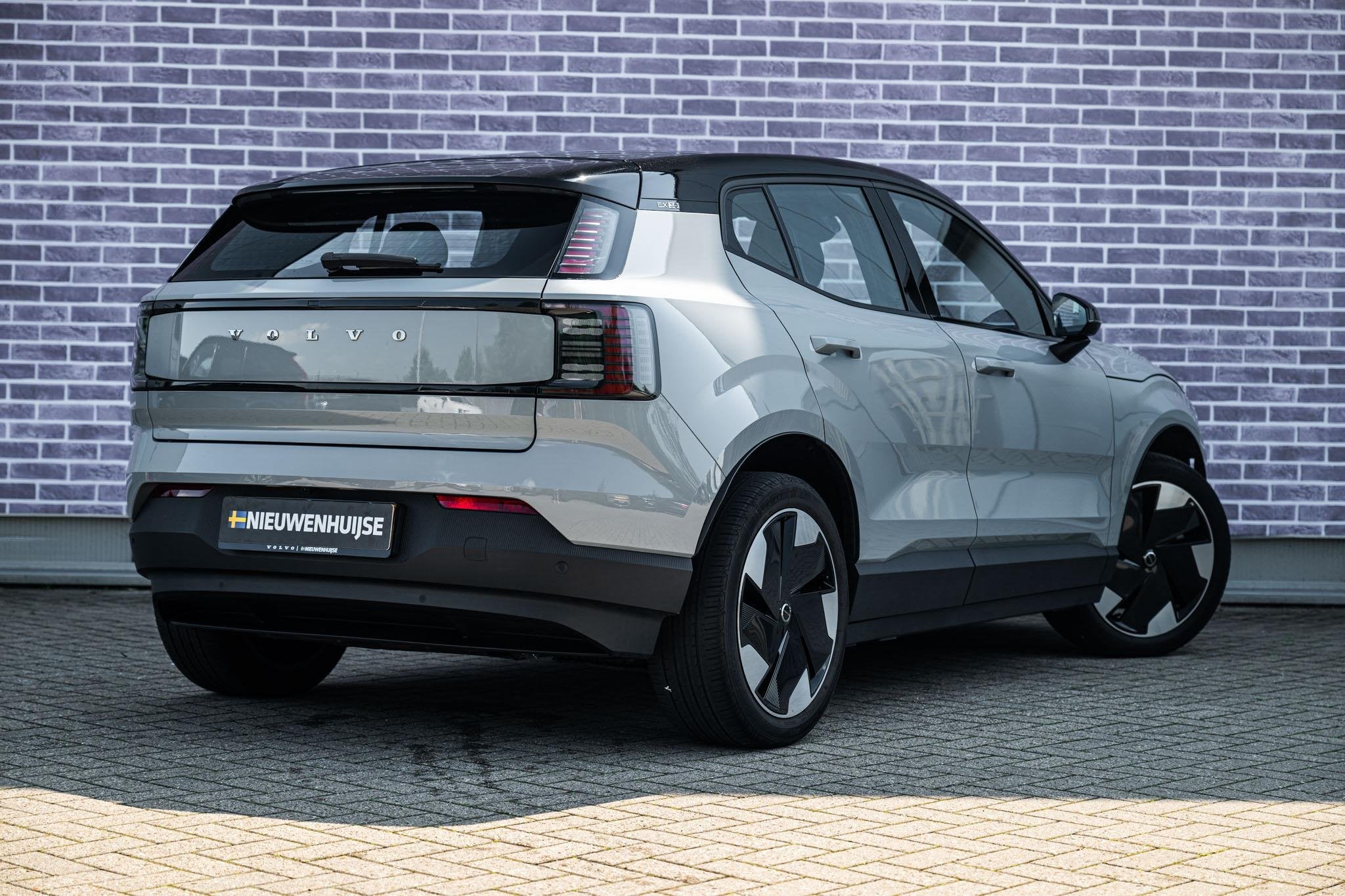 Volvo EX30 Single Motor Extended Range Plus 69 kWh | Climate, Achterwielaandrijving, Gebruikt, Leder en Stof, Origineel Nederlands