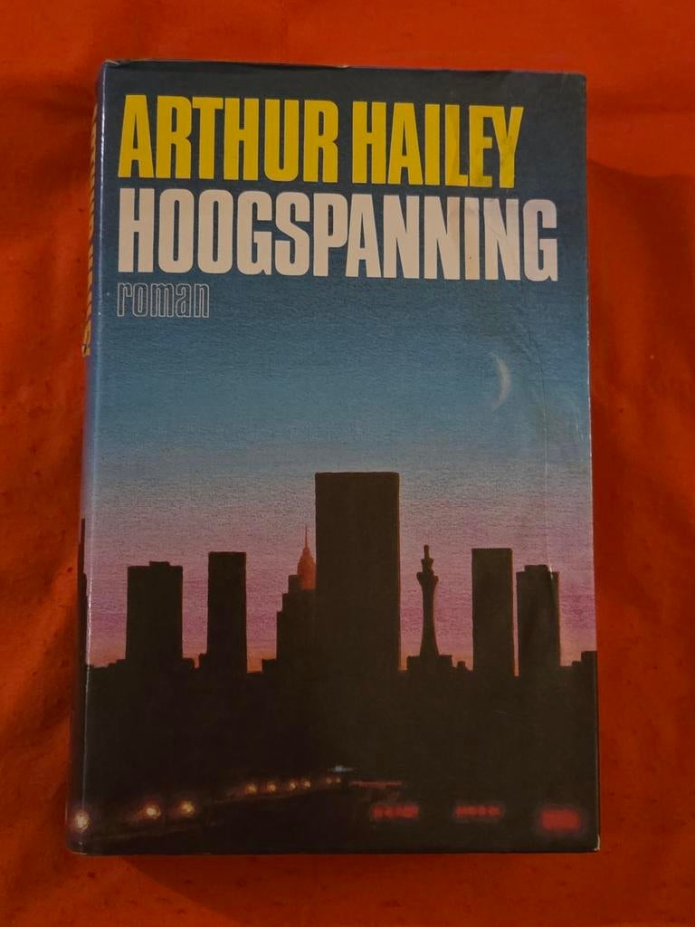 Hoogspanning,  Arthur Hailey , gelezen, Ophalen of Verzenden, Gelezen