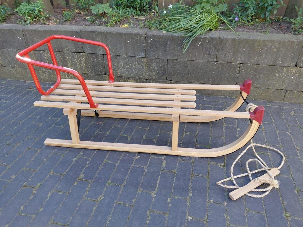 Houten slee met rugleuning en trekkoord, Kinderen en Baby's, Speelgoed | Buiten | Sleeën, Ophalen, Rugleuning, Gebruikt, Hout