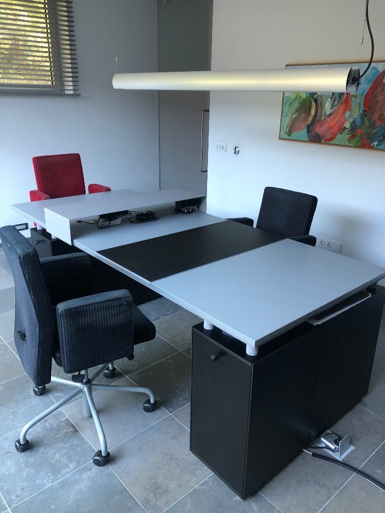 Bulo M-bureau + Bulo Club bureaustoelen, Ophalen, Zo goed als nieuw, Zwart, Bureaustoel