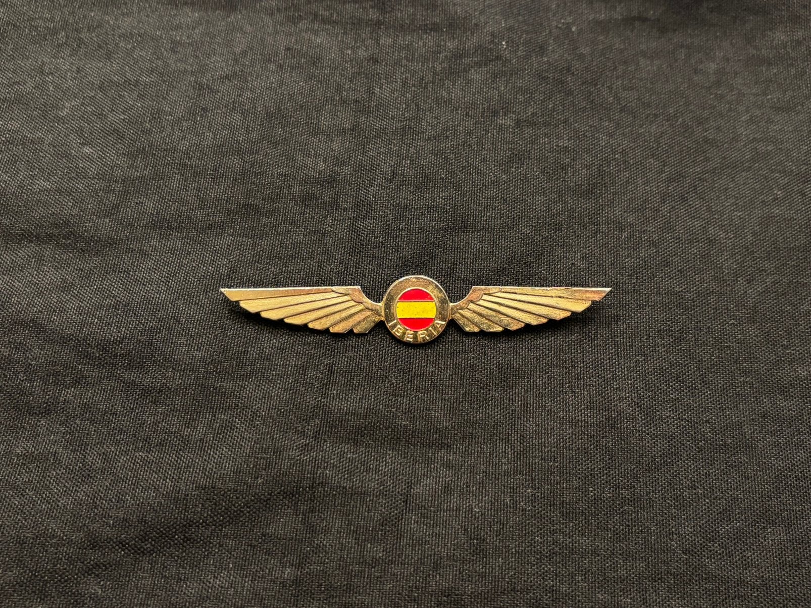 Vintage wing badge piloot iberia, Ophalen of Verzenden, Zo goed als nieuw, Overige materialen