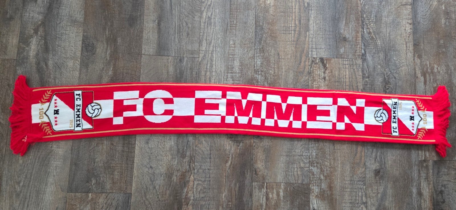 Sjaal FC Emmen, Verzamelen, Ophalen of Verzenden, Zo goed als nieuw, Overige binnenlandse clubs, Vaantje of Sjaal