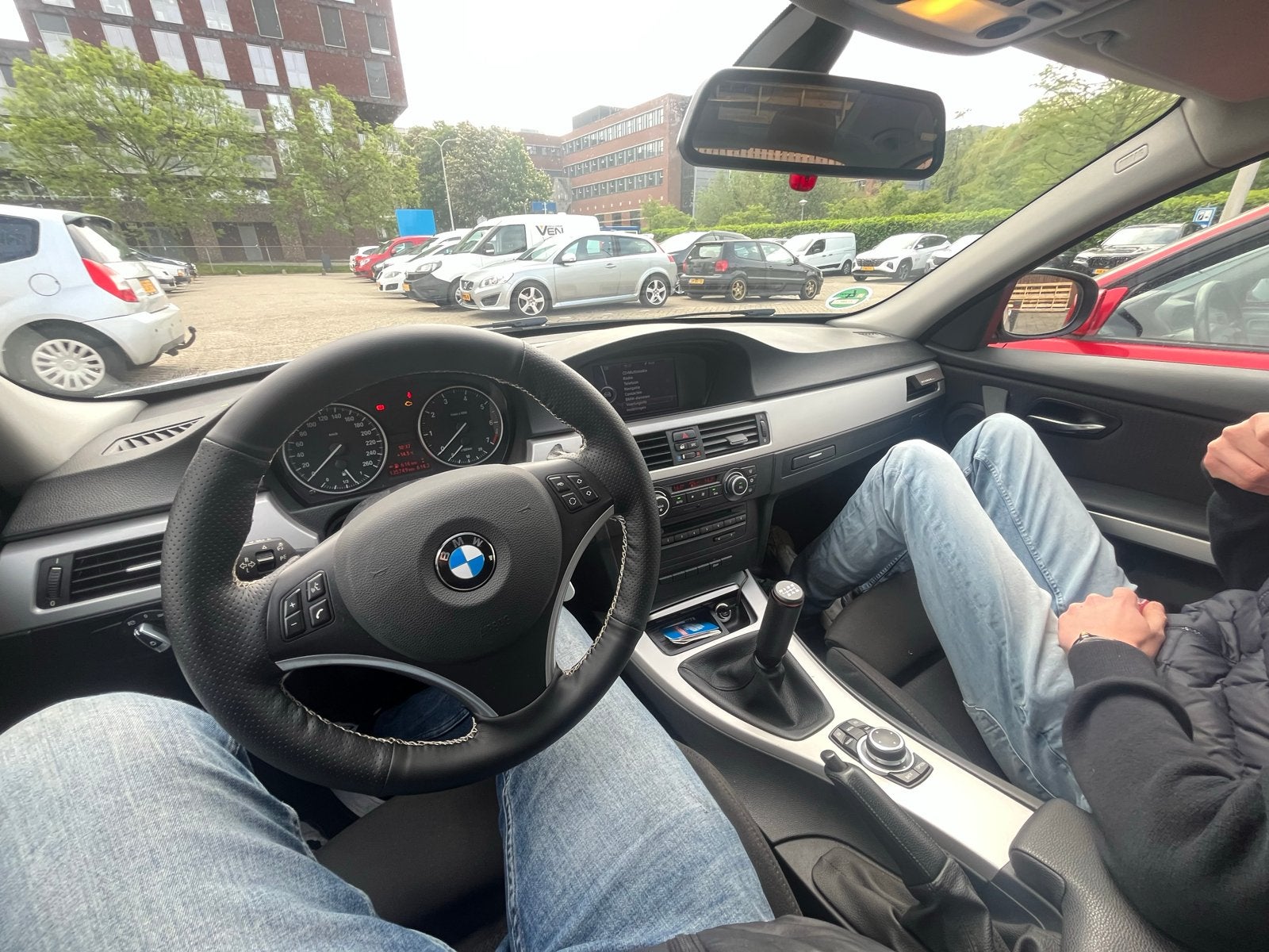 BMW 3-Serie 318i 138,000 Km. OOK TE RUIL + KETTING VERVANGEN, Auto's, Achterwielaandrijving, Origineel Nederlands, Handgeschakeld