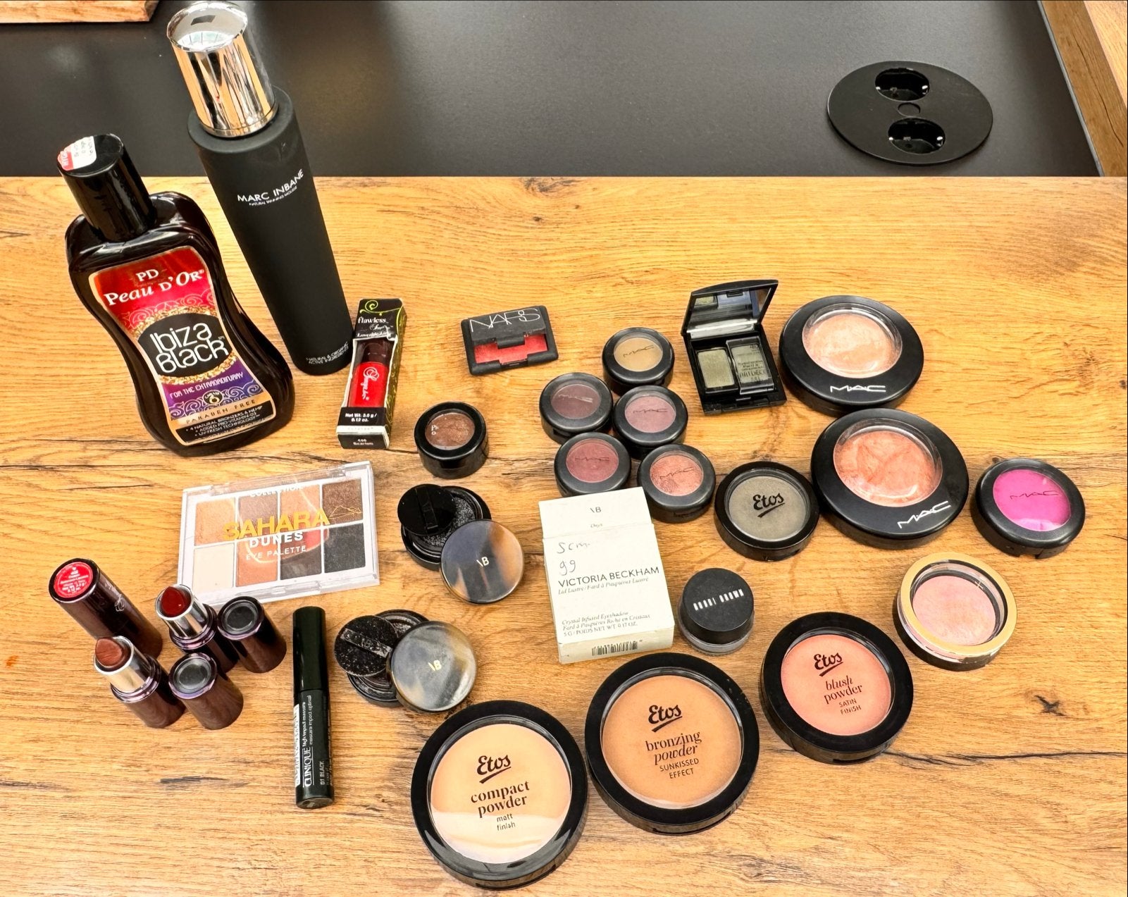 Grote make-up collectie: MAC, NARS, Etos, Victoria Beckham, Gebruikt, Overige kleuren, Gehele gezicht, Ophalen of Verzenden