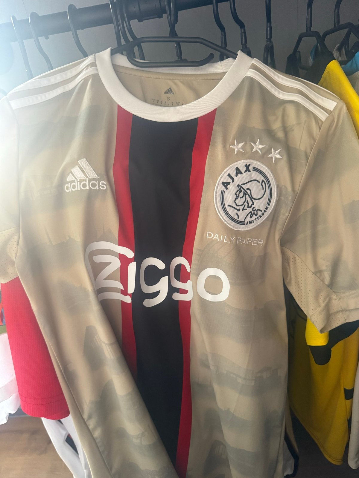 Ajax uitshirt 2021/2022 Daily Paper maat S, Ophalen of Verzenden, Nieuw, Maat 46 (S) of kleiner, Beige