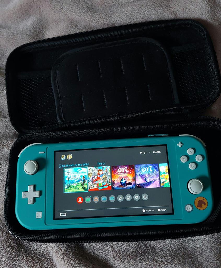Nintendo Switch Lite: Animal Crossing Editie + Mario Odyssey, Ophalen of Verzenden, Zo goed als nieuw, Switch Original