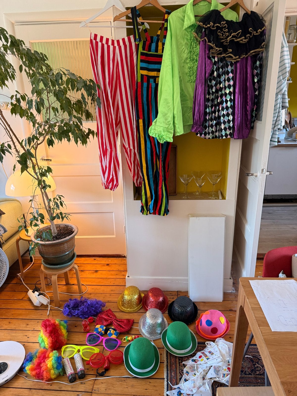 Carnavalskleding en Feestartikelen - Groot Pakket, Ophalen of Verzenden, Gebruikt, Kostuum, Carnaval