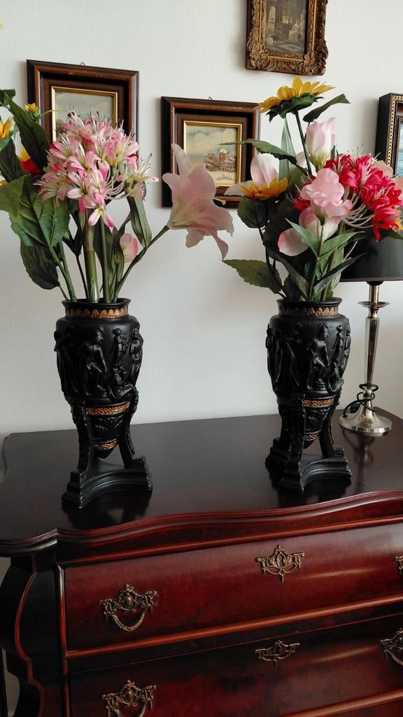 Gipsen bloemvazen met kunstbloemen, Ophalen of Verzenden, Zo goed als nieuw