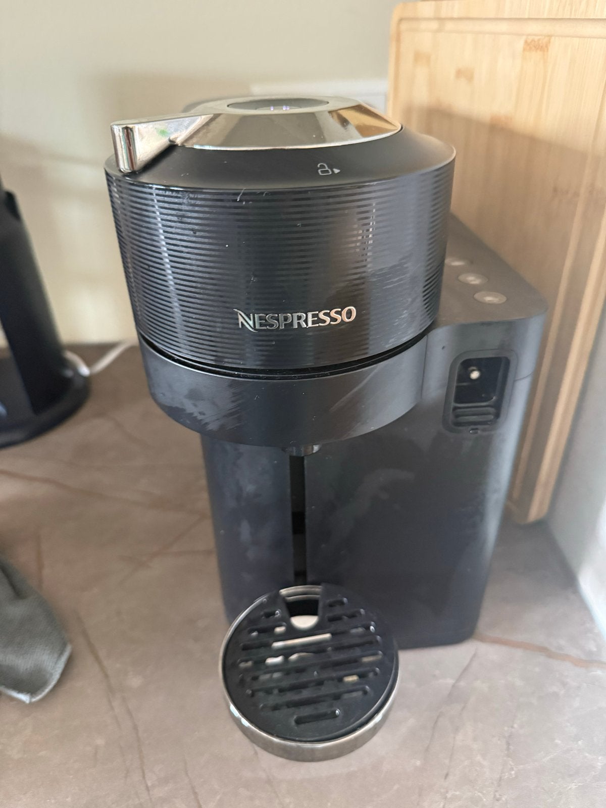 Nespresso koffieapparaat vertuo lattisima, Ophalen, Gebruikt, Koffiemachine, Koffiepads en cups