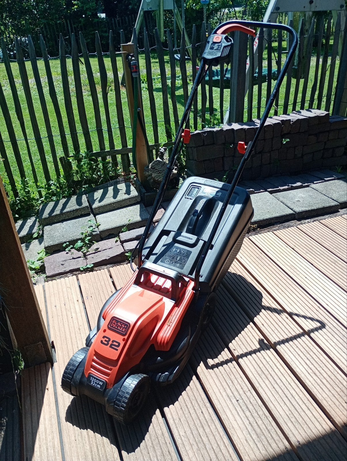 Grasmaaier, 1200 watt, breedte 32 cm. inclusief snoer 20 m, Ophalen, Gebruikt, Elektrische grasmaaier, Opvangbak