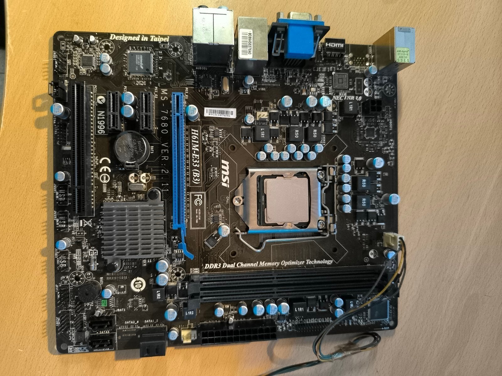 Micro atx moederbord, H61M-E33 B3, Computers en Software, Moederborden, DDR3, Ophalen of Verzenden, Zo goed als nieuw, Micro-ATX